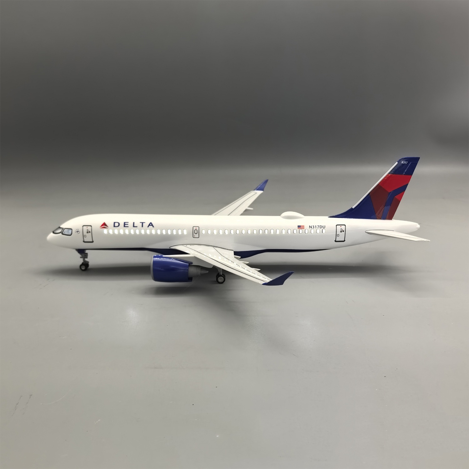 Model Airplane Plastic - ชุดโมเดลเครื่องบินพลาสติกแอร์บัส A220-300 รุ่นเดลต้าแอร์ สเกล 1/100 พร้อมล้อลงจอด